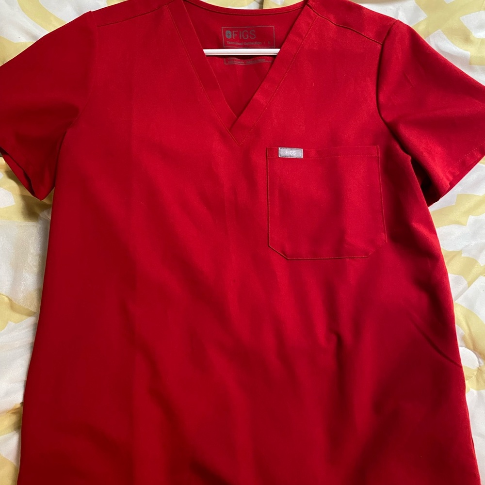 Size small red top
